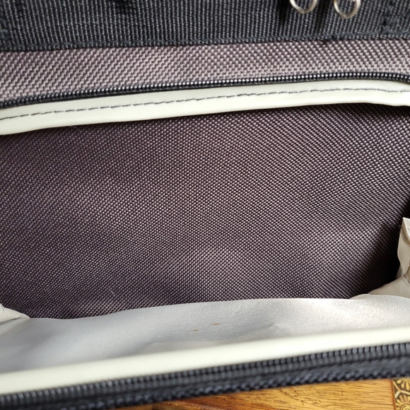 Voyageur Gray and Black Carry On Bag Luggage - Picture 6 of 15